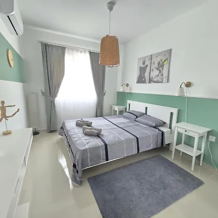 1-bedroom Poolside Cornelius In Caesar アパート *