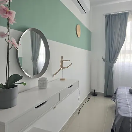 1-bedroom Poolside Cornelius In Caesar *