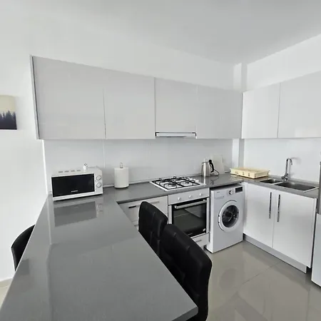 1-bedroom Poolside Cornelius In Caesar *