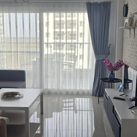 1-bedroom Poolside Cornelius In Caesar * Dherinia