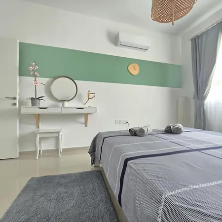 Apartment 1-bedroom Poolside Cornelius In Caesar